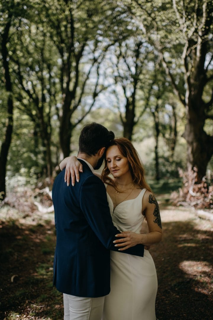 Elopement couples shoot in nature Scotland on vacation. Shoot with Lena Sabala and Patrick Zaarour on Mark Pacura workshop.