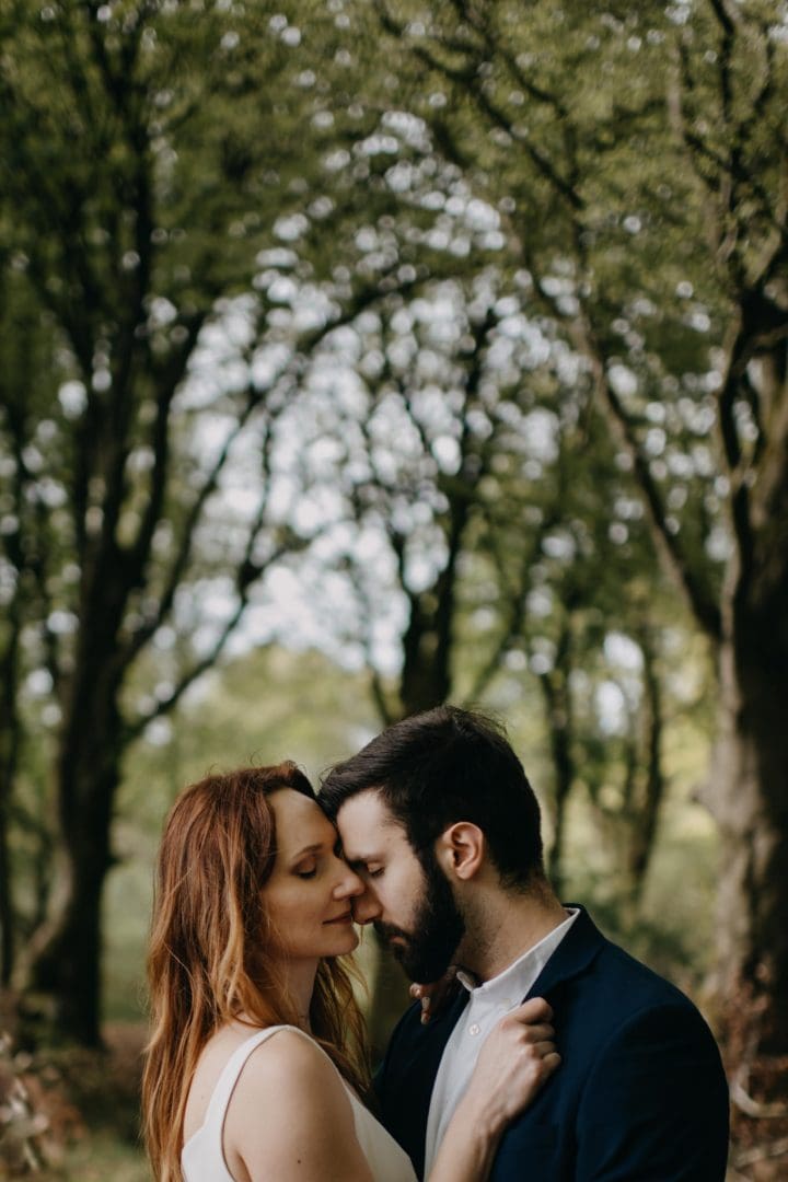 Elopement in nature Scotland by trees. Lena Sabala and Patrick Zaarour on Mark Pacura workshop.