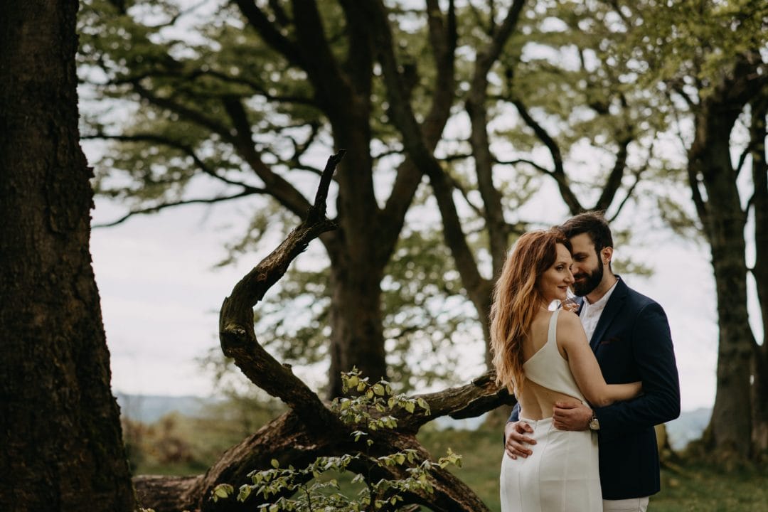 Elopement couples shoot in nature Scotland on vacation. Shoot with Lena Sabala and Patrick Zaarour on Mark Pacura workshop.