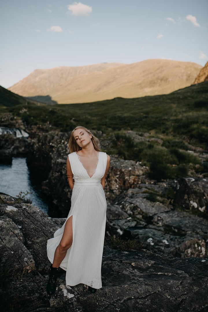 Bride eloping in the Scottish Highlands