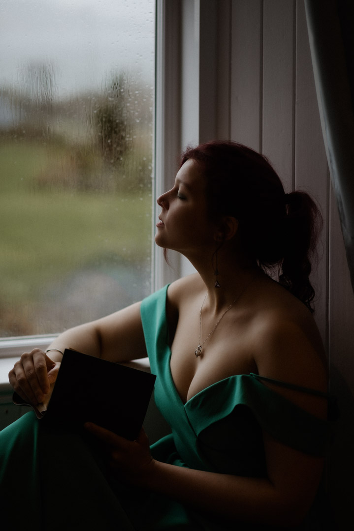 Isle of Mull bride reading vows